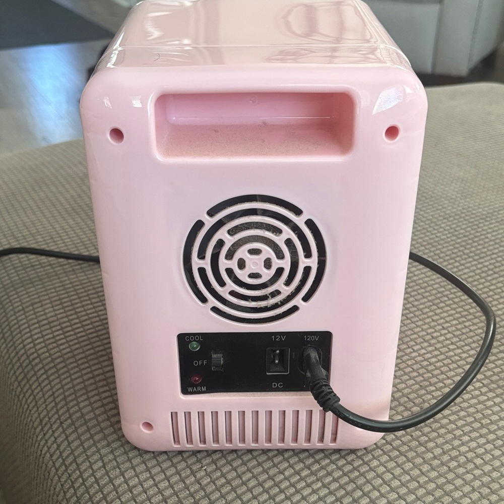 Pink Mini Fridge - Picture 4 of 7